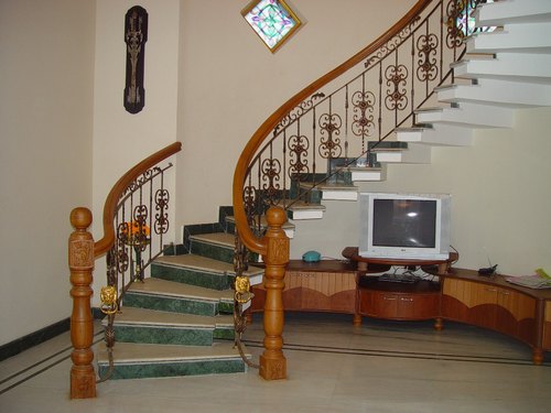 wooden staircase manufacturers in Chennai